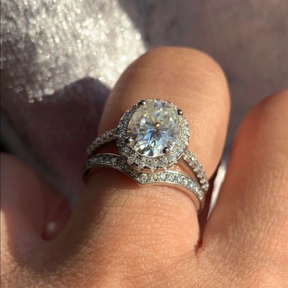 3.4ct tw oval VVS1 oval engagement ring moissanite - Picture 6 of 7